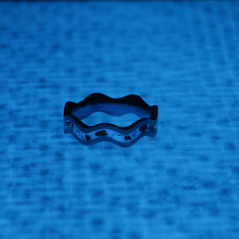 The Wave with Megalodon Tooth - Size 10.5
